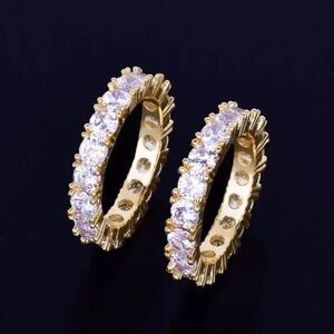 Size 7 gold eternity band ring
